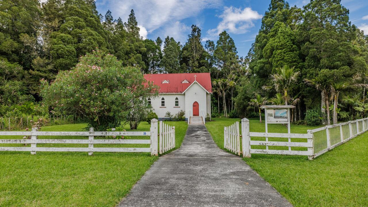 35 Takahue Saddle Road, Broadwood