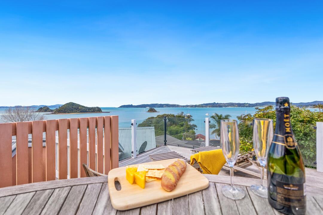 12 Wallace Lane, Paihia