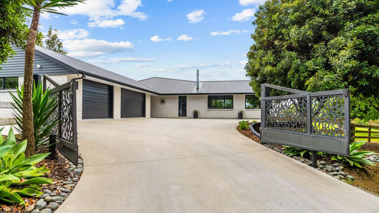 33 Tesoro Way, Parahaki