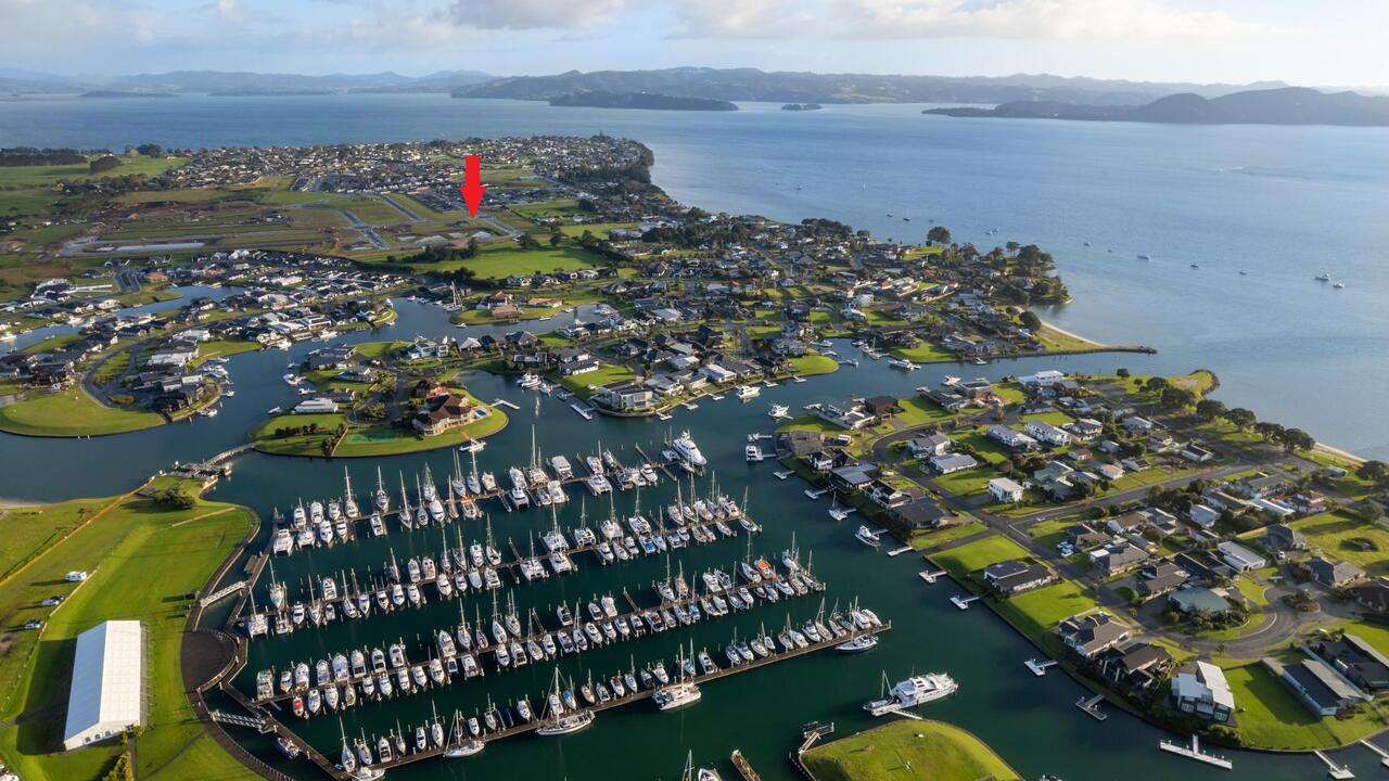 1 Te Piriti Road, One Tree Point