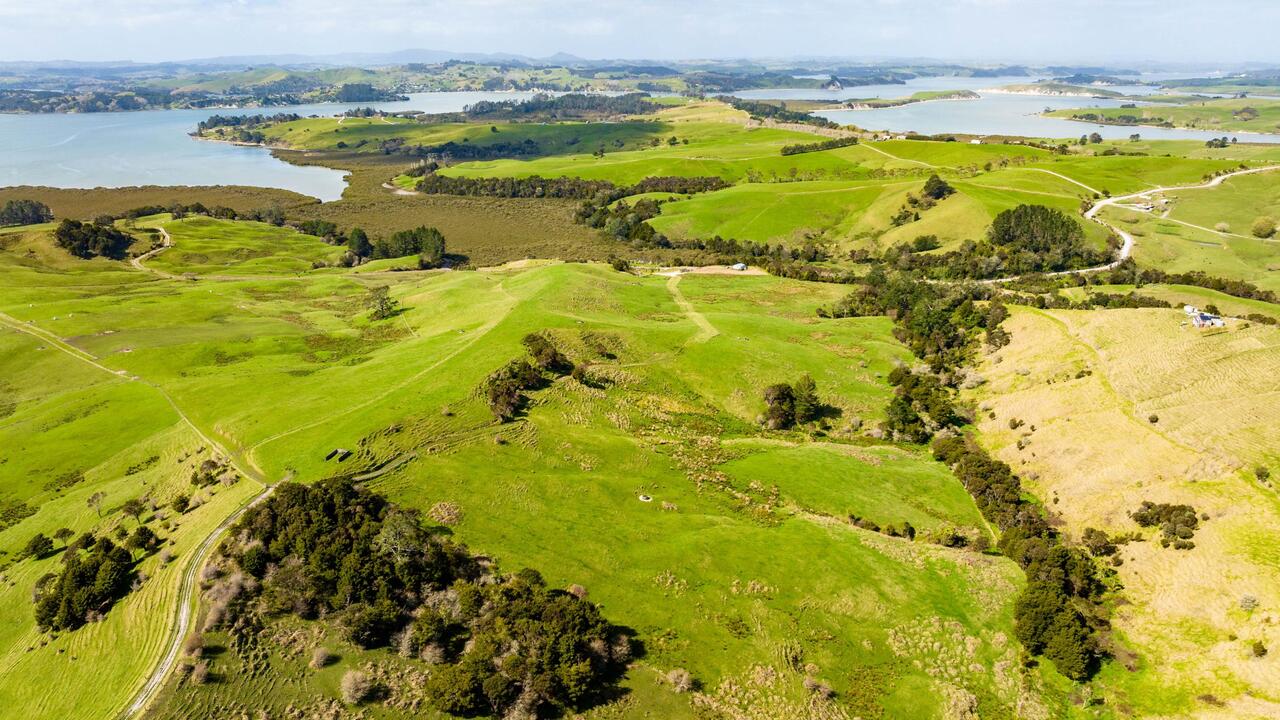 1 Webers Bay Road, Tinopai