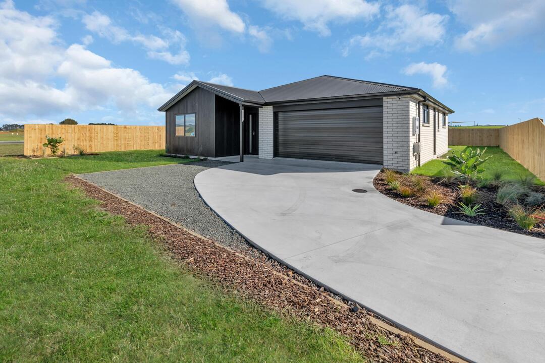 12 Taurangawaka Road, One Tree Point