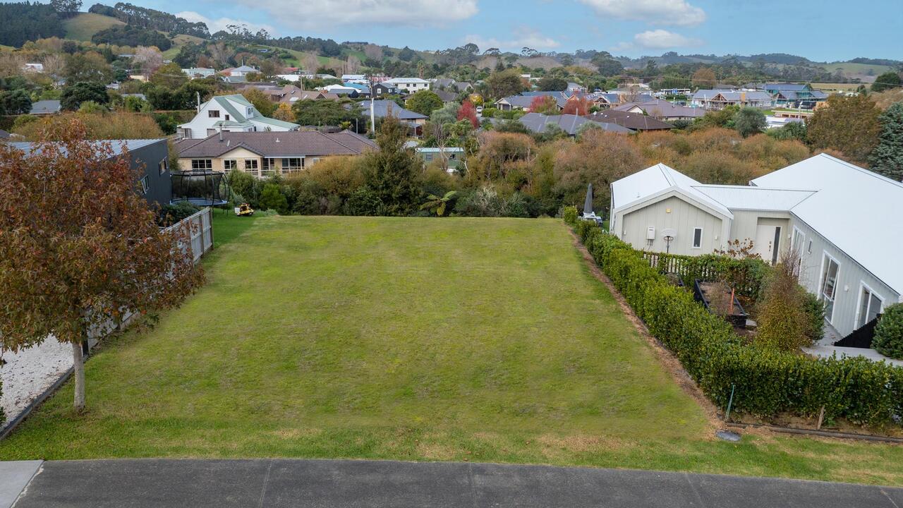 37 Laly Haddon Place, Matakana