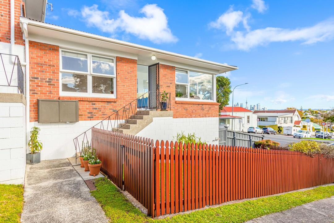 1/96A Victoria Road, Devonport