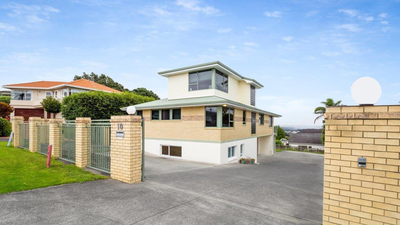 10 Sunset Road, Unsworth Heights