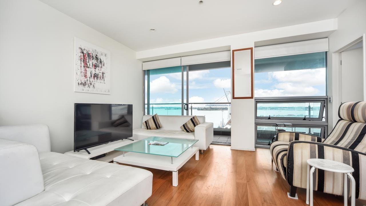 Two bedroom, two carpark with HARBOUR VIEWS - 1108/2 Beach ...