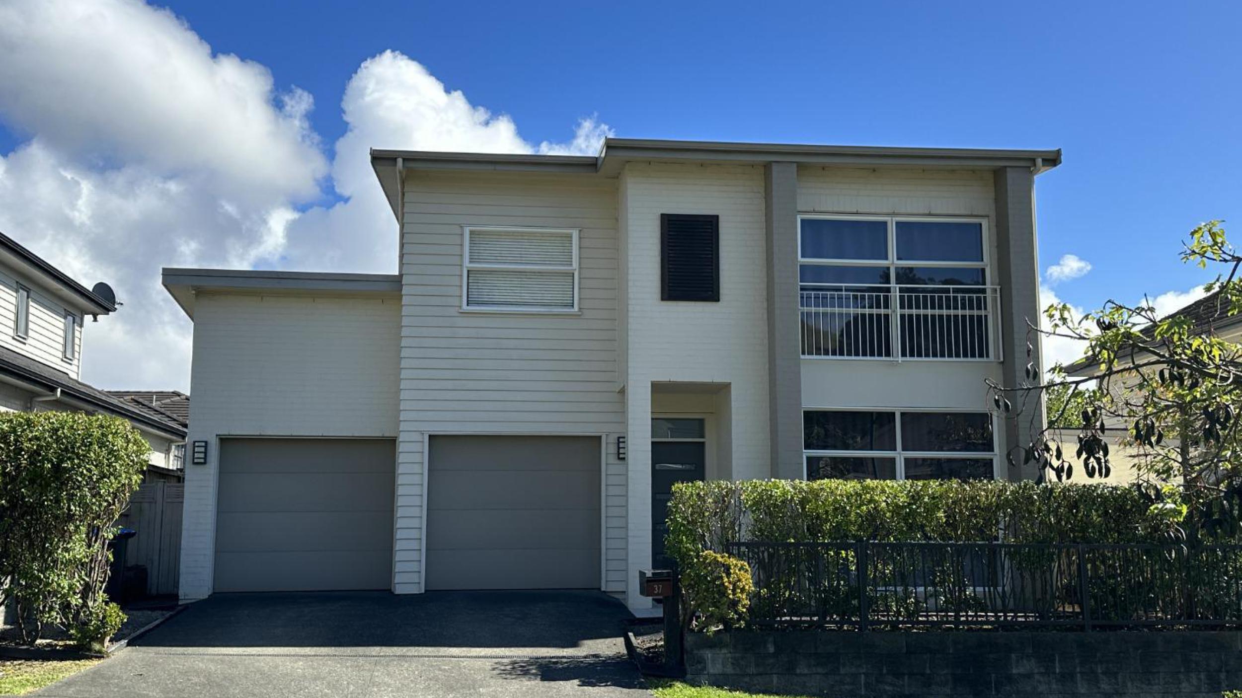 Residential For Rent NZ1,150 per week 37 Tihi St, Meadowbank