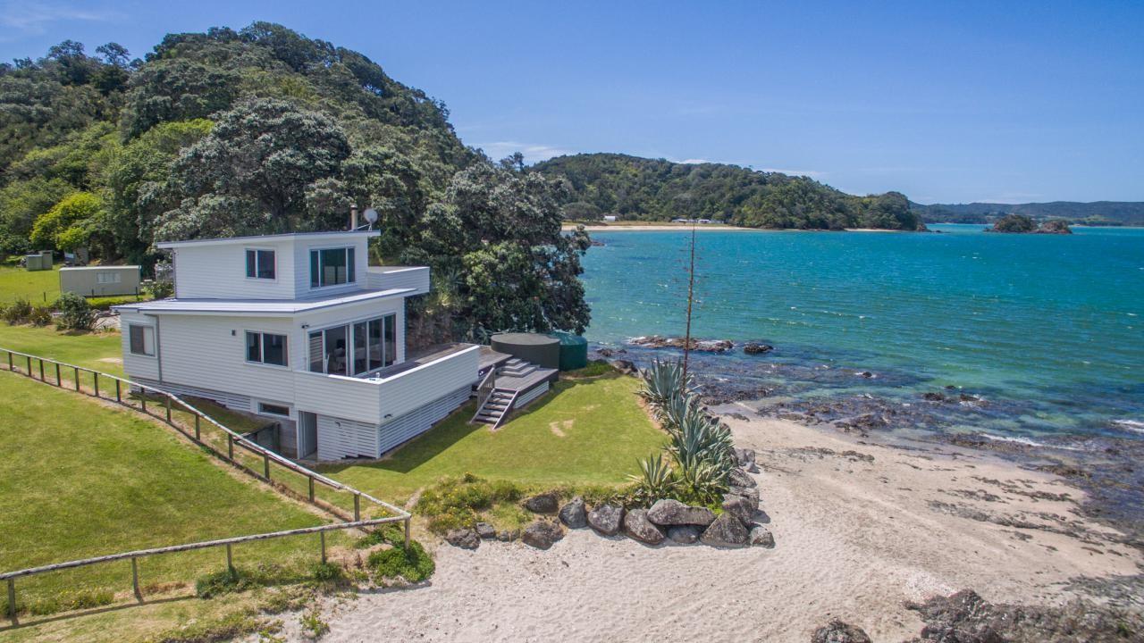 169 Ohawini Road, Oakura Coast