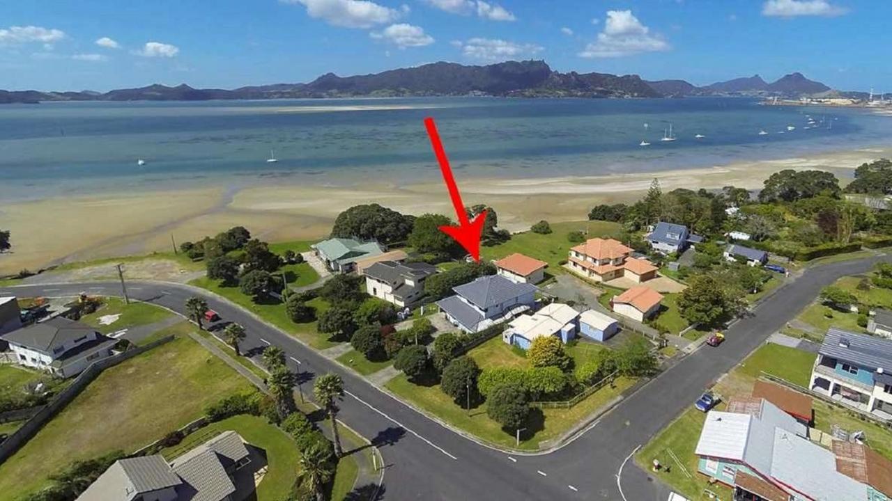 SO, SO CLOSE TO THE BEACH! 182 One Tree Point Road, One Tree Point