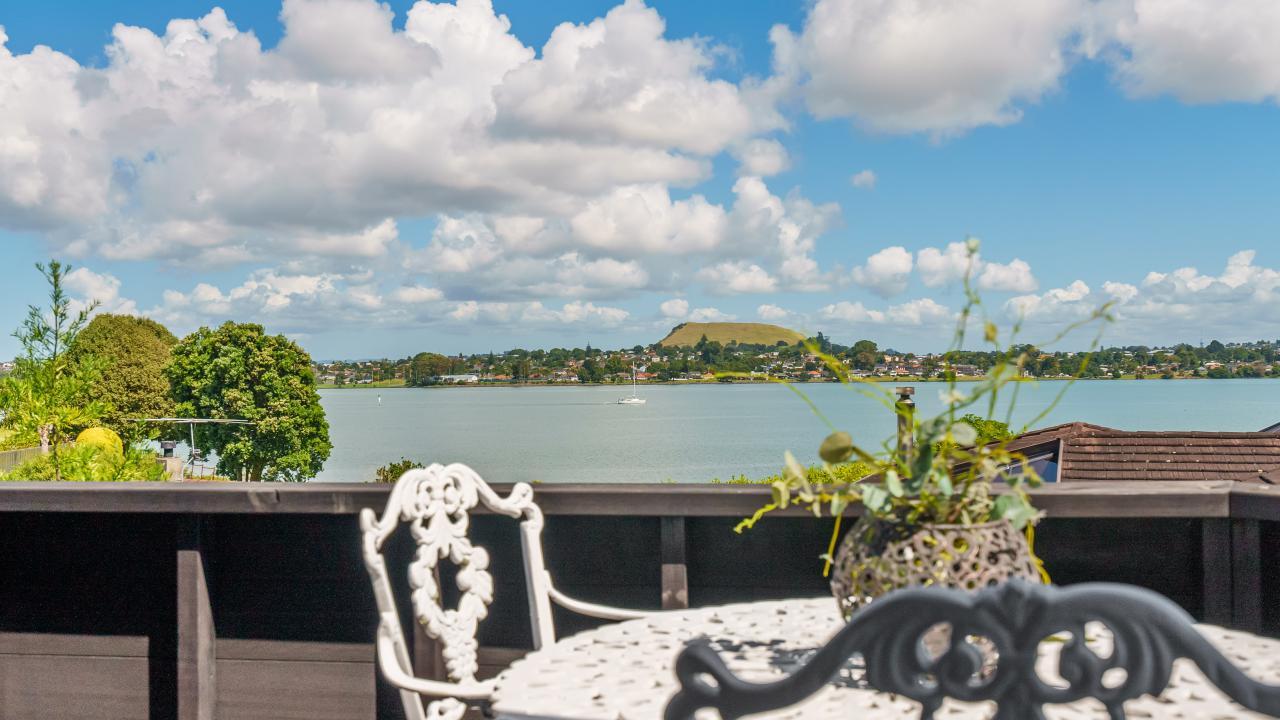 15 Oleander Point, Farm Cove