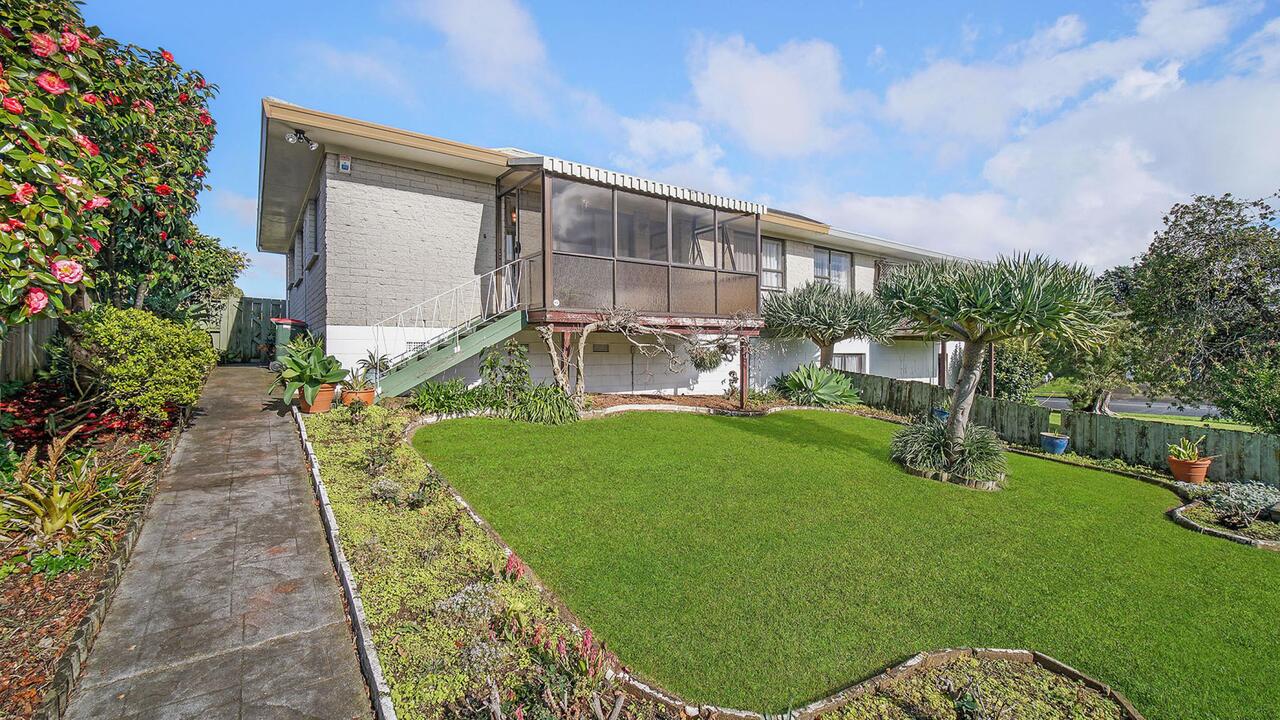 1 Hedge Row, Sunnyhills