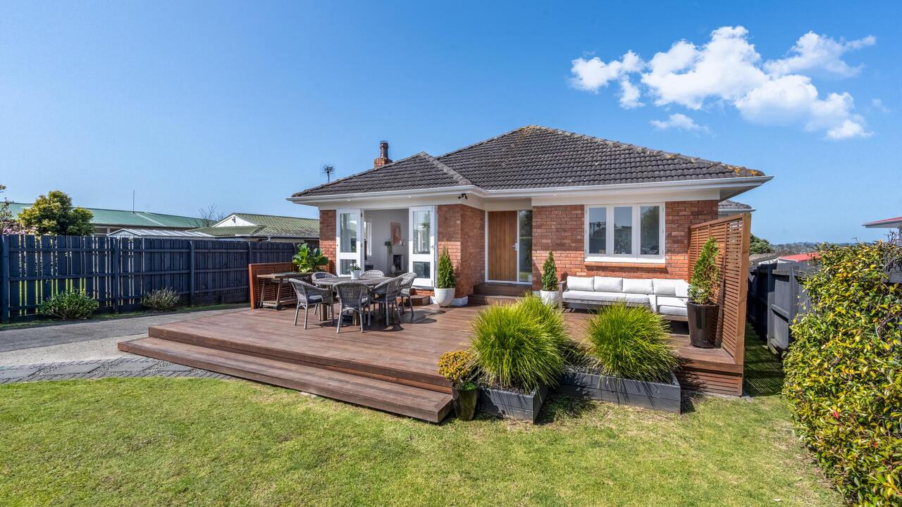 20 Bradbury Road, Highland Park