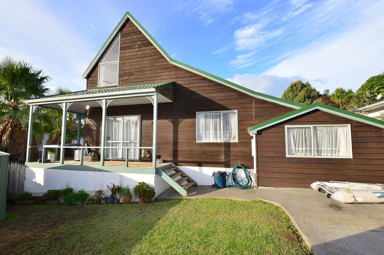 Residential Auction: 1 Kestrel Heights, Arkles Bay, Rodney | Bayleys