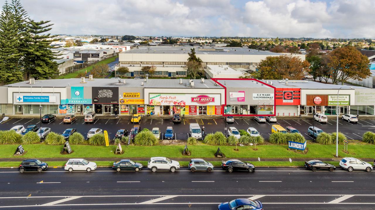 Commercial Private Treaty: 4 597 Great South Road, Manukau City 