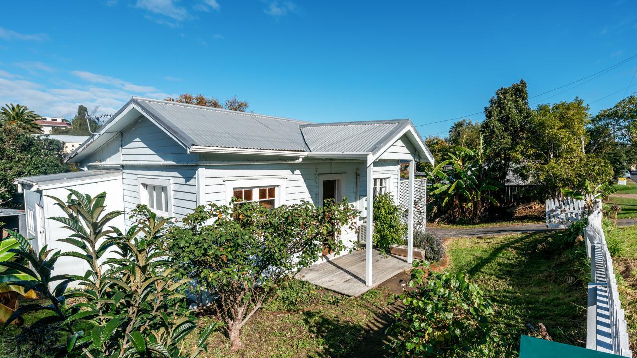 24 Hamilton Road, Surfdale