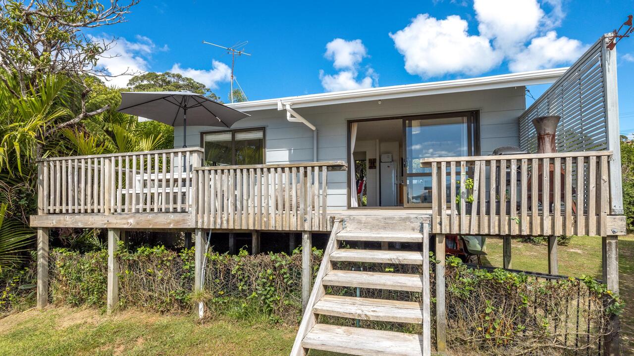 15 Victoria Road North, Onetangi