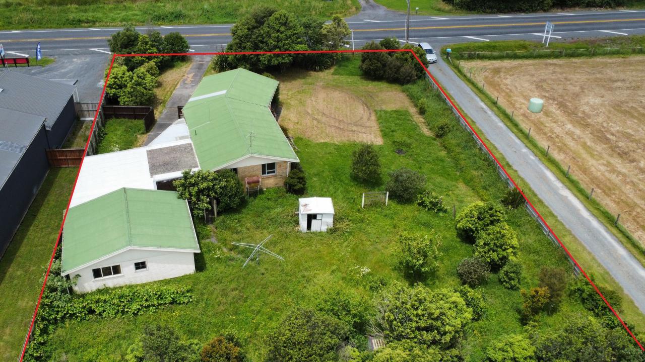 561 State highway 25, Waitakaruru