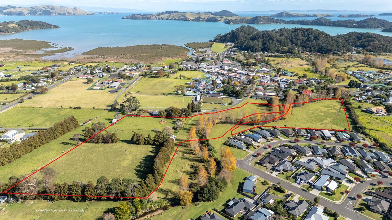 315 and 315A Woollams Avenue, Coromandel