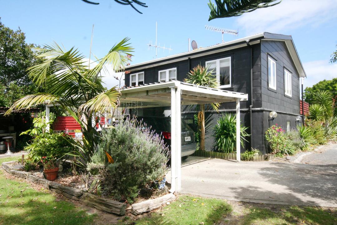 504 Martyn Road, Whangamata