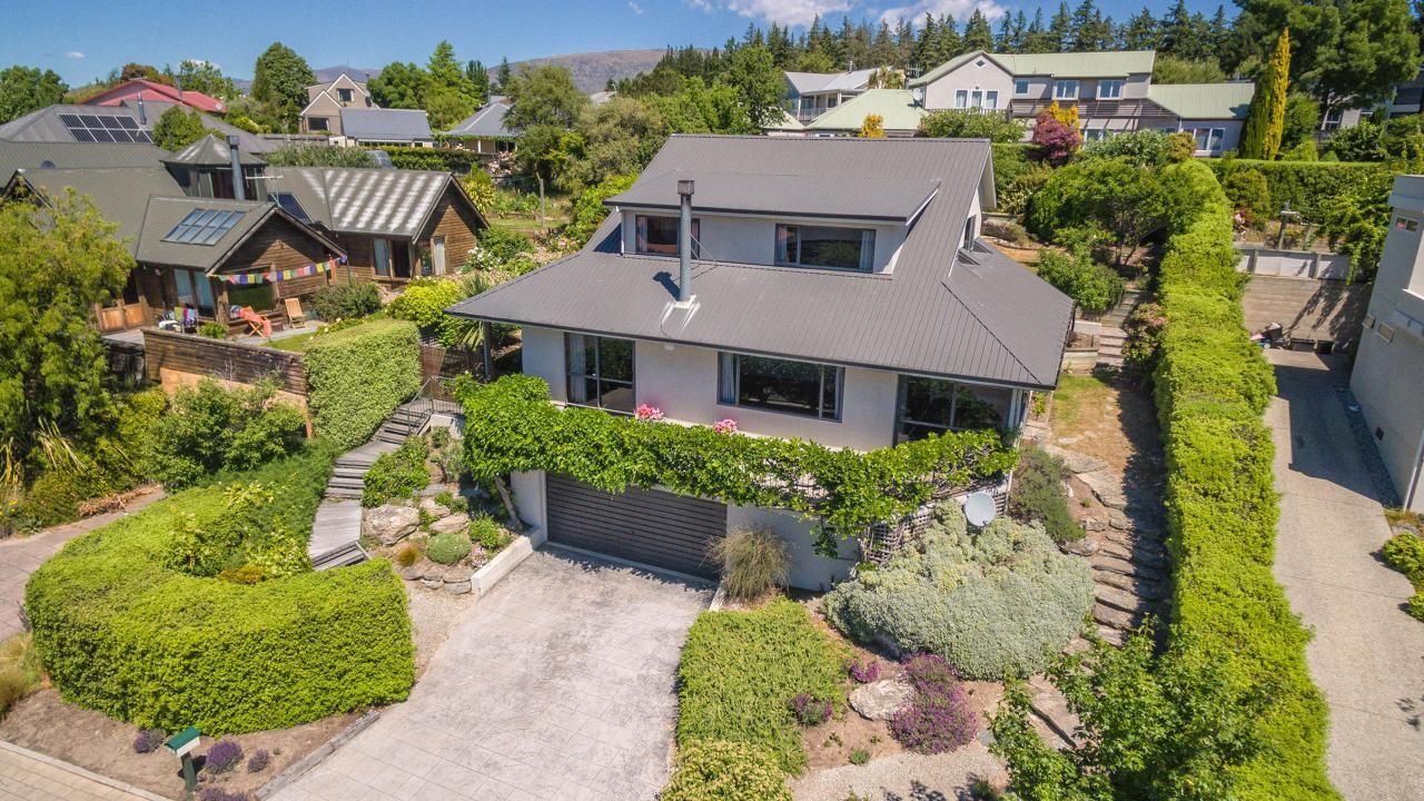 9 Scaife Place, Wanaka