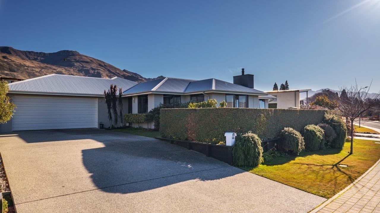 18 Kelliher Drive, Wanaka