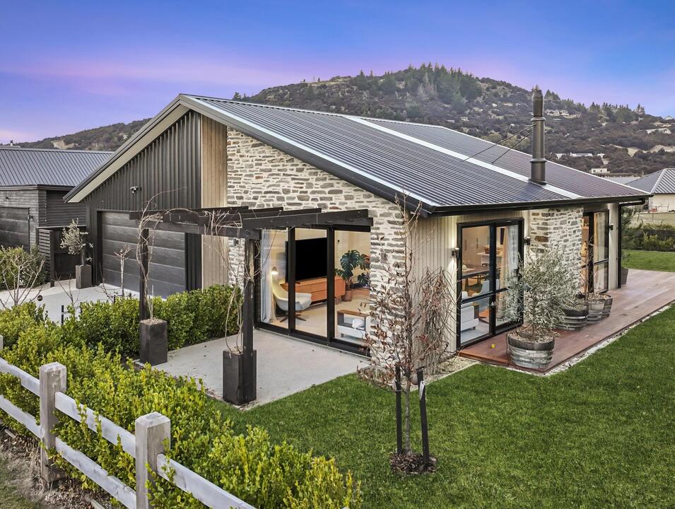 2 Glen Dene Crescent, Wanaka