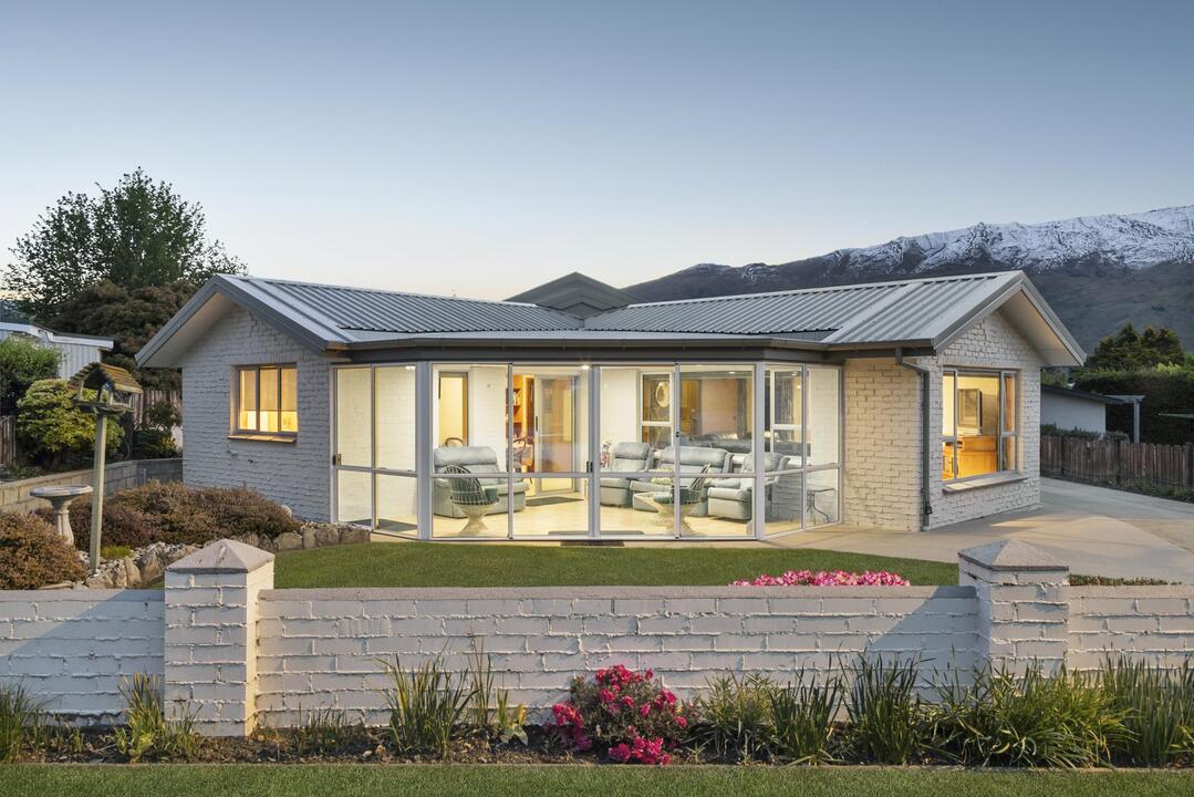 27 Hunter Crescent, Wanaka