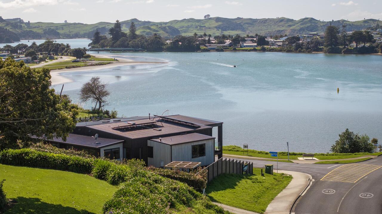 2A Marine Parade, Raglan