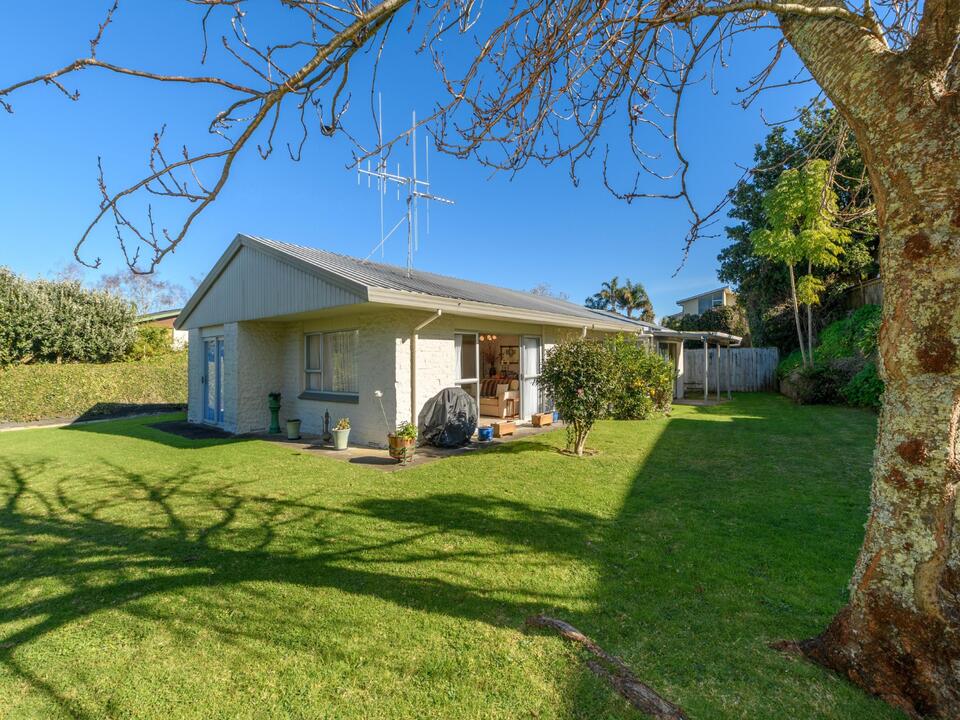 25 Pah Street, Matua