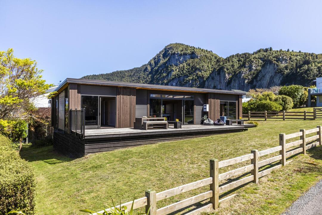 21 Ngati Parekaawa Drive, Whareroa