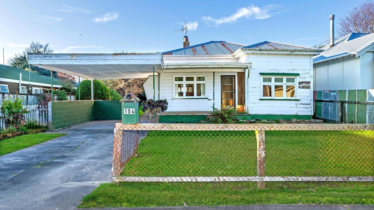 104 Iranui Road, Inner Kaiti