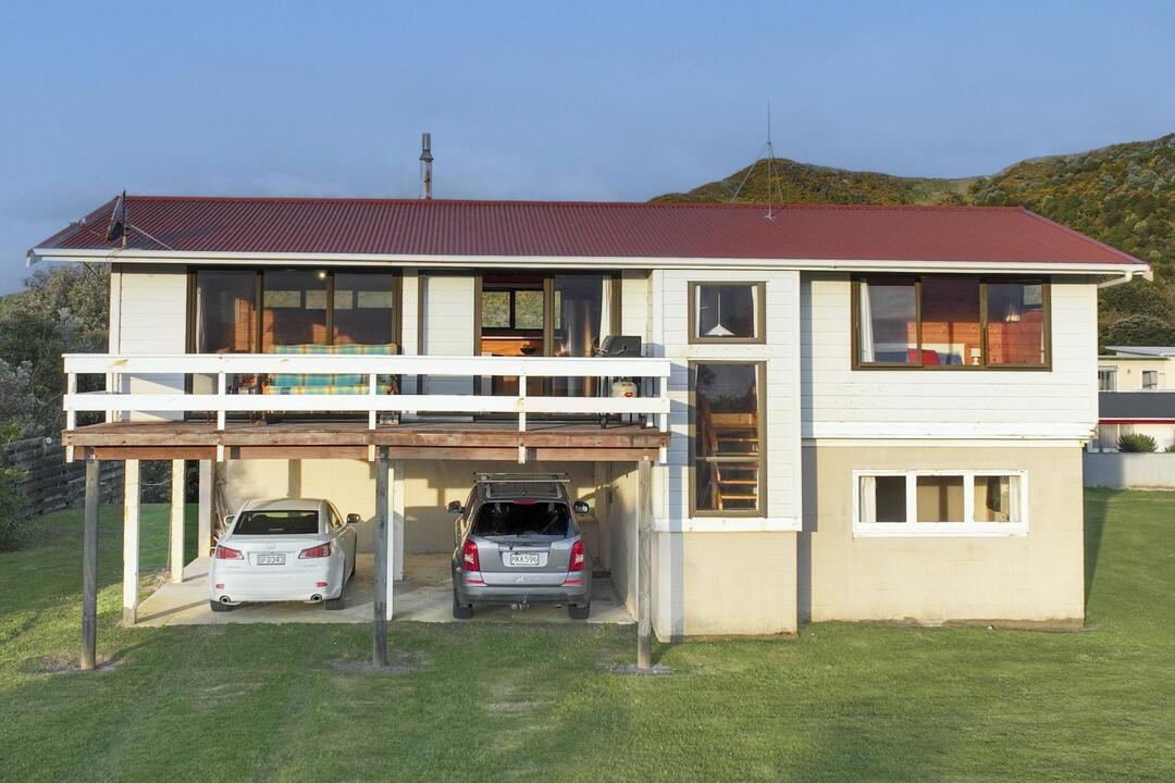 11 Moana Drive, Māhia Beach