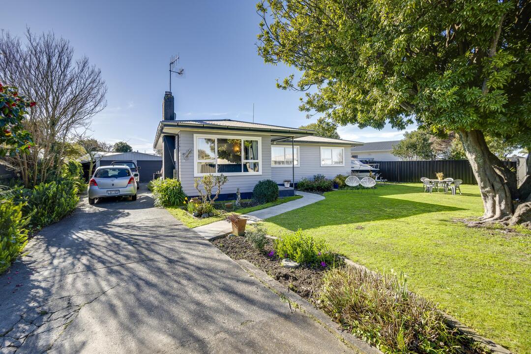 28 Henley Crescent, Pirimai