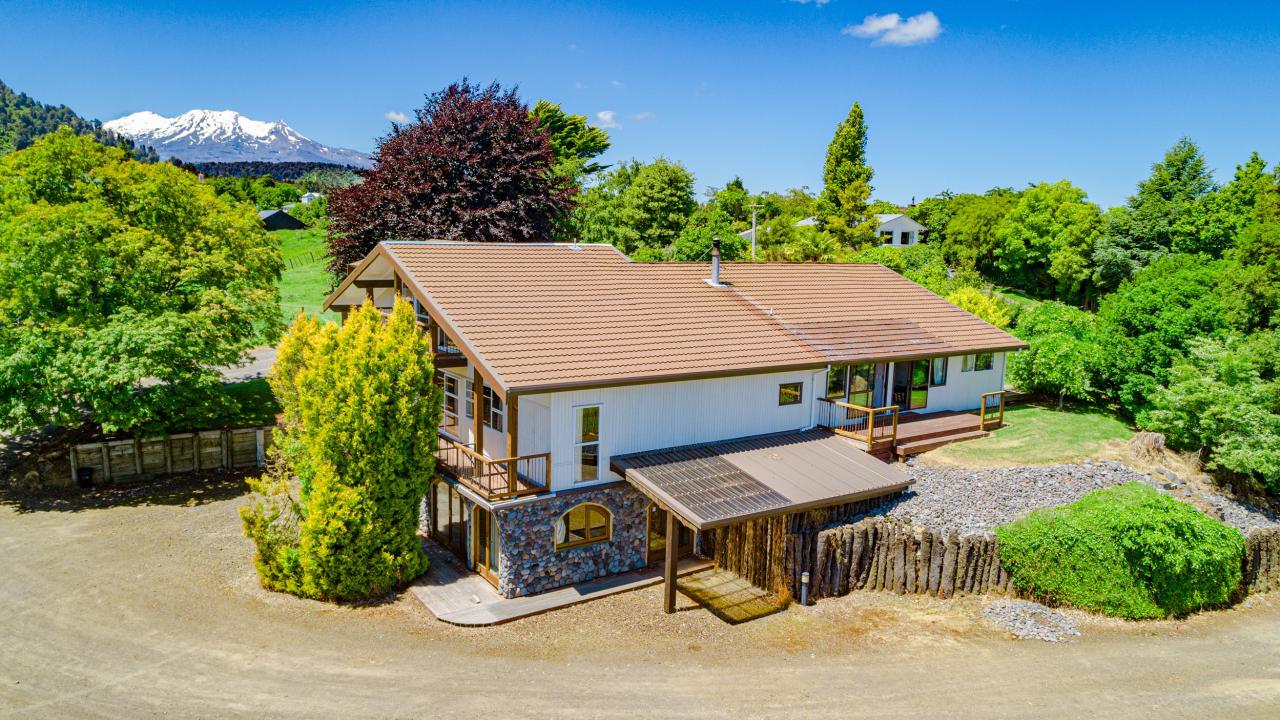 Sizeable lodge and landholding in central Ohakune - 15 Lee Street, Ohakune  | Whalan and Partners Ltd