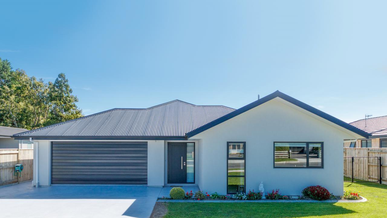 Sophisticated near new 4 bedroom home 75 Pharazyn Street, Feilding