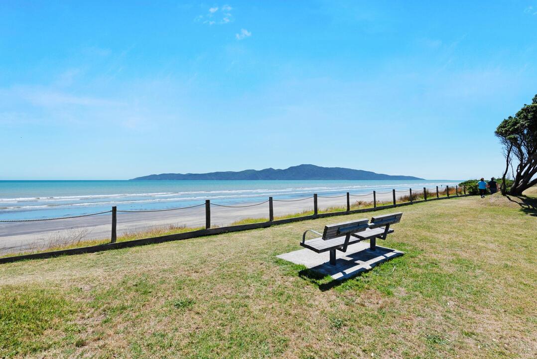 104 Marine Parade, Paraparaumu Beach