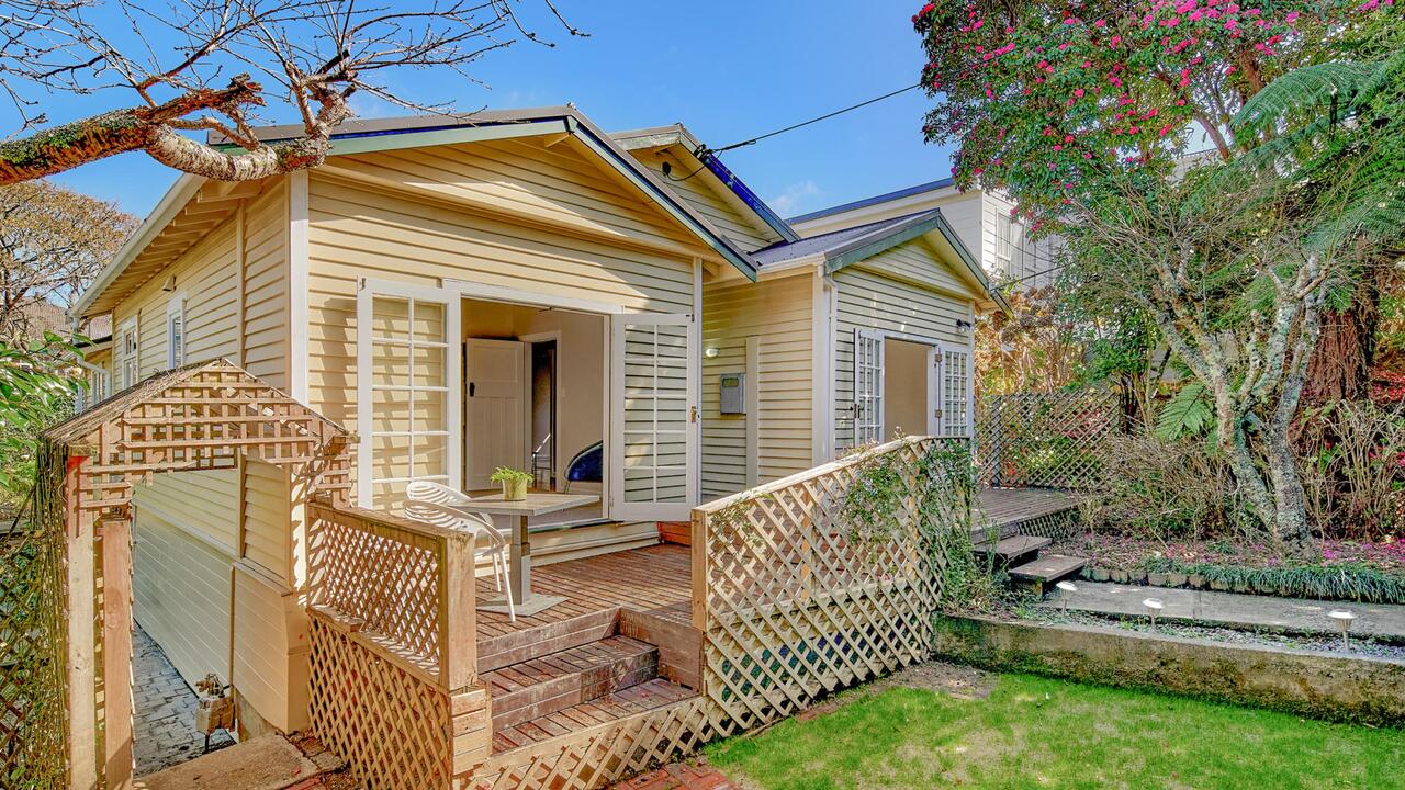 42 Cooper Street, Karori