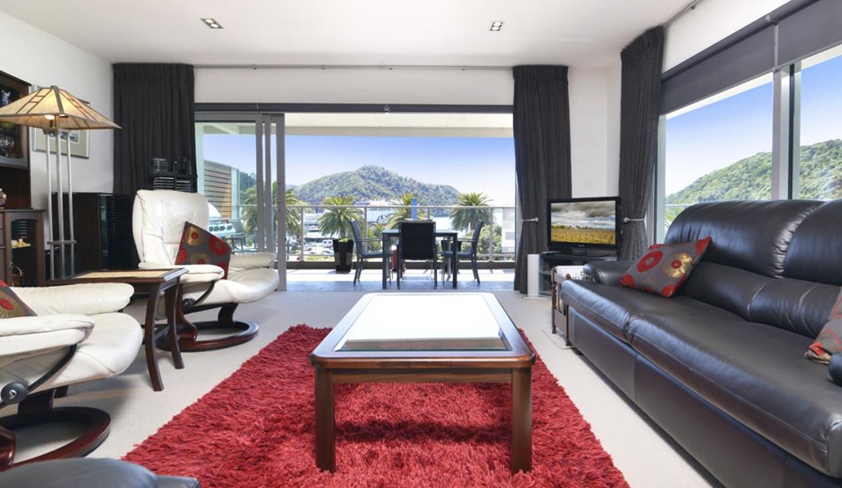 Luxury Picton Waterfront Apartment - 6 Quay Apartments 30 London Quay