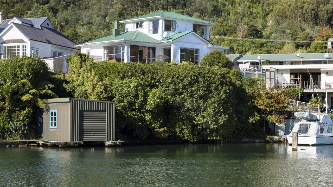 Estate Sale 69 Waikawa Road, Picton Be Marlborough Ltd