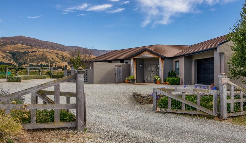 Feels like Provence in Central Otago 8 Maddison Lane, Cromwell Bayleys Realty Group