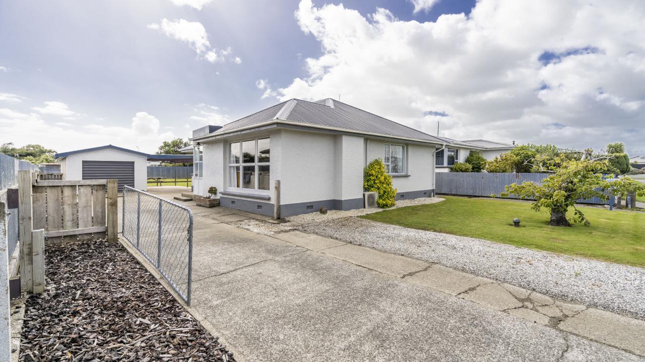 105 Derwent Crescent, Glengarry