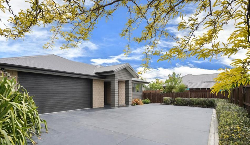 make this yours for christmas - 5 oak tree lane, rangiora