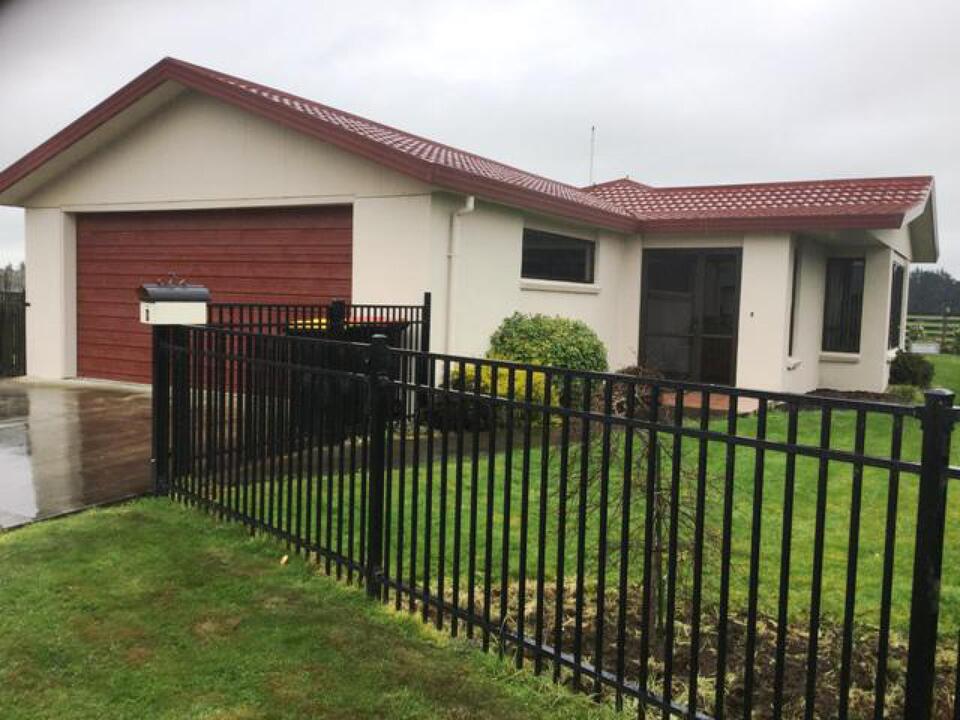 8 Daley Place, Winton